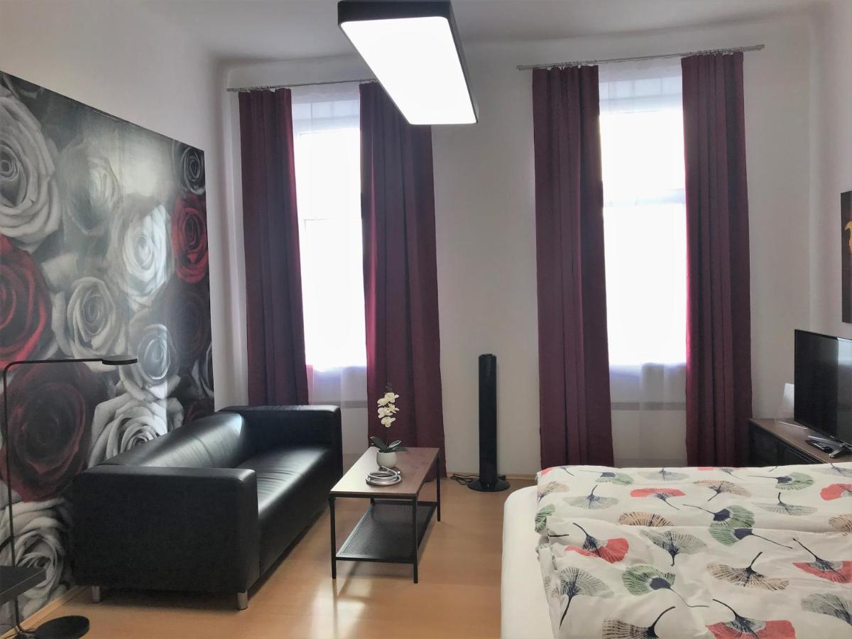 Studio & Apartments Near Reumannplatz ウィーン エクステリア 写真